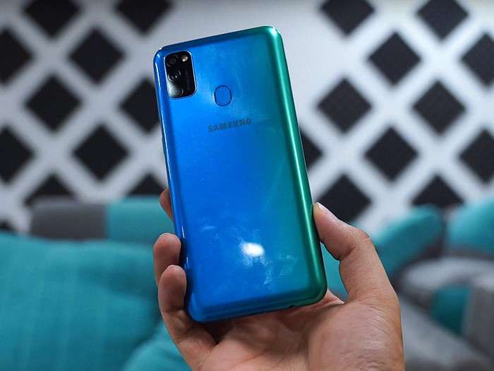 Обзор Samsung Galaxy M30s - смартфон с очень мощным аккумулятором