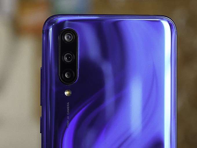 Обзор Xiaomi Mi 9 Lite – идеальный недорогой смартфон