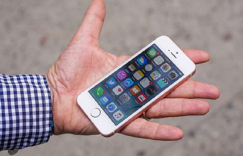 iPhone SE 2 — чего ждать от самого дешевого смартфона Apple?