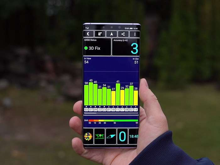 Обзор Huawei Mate 30 Pro – отличный смартфон, который не стоит покупать