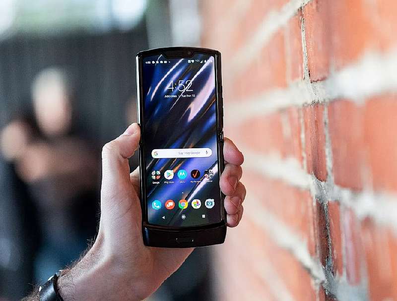 Анонс Motorola RAZR 2019: культовая раскладушка с гибким экраном
