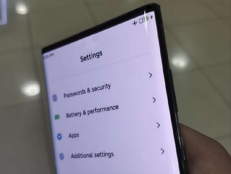 Революционный Xiaomi Mi Mix 4 показали на первых фото