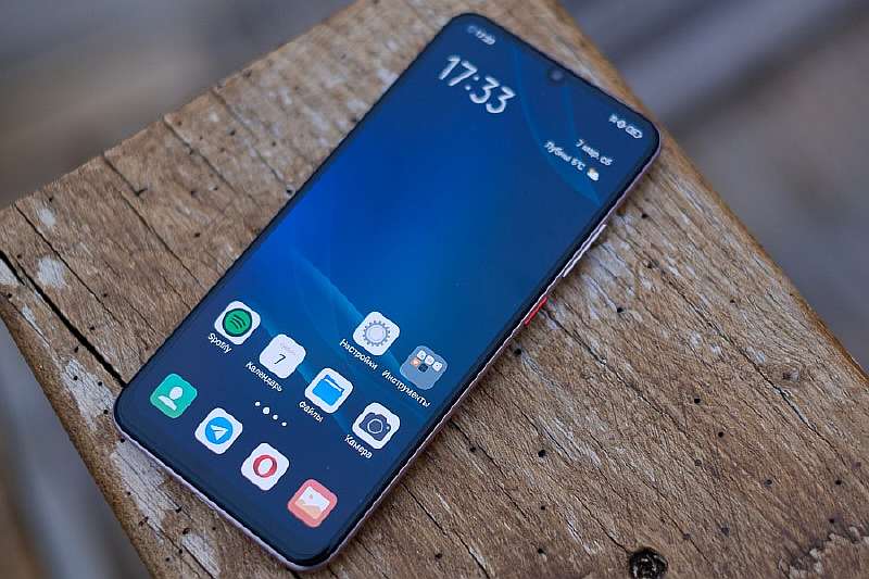 Обзор Vivo V17 – доступный красавец с необычной камерой
