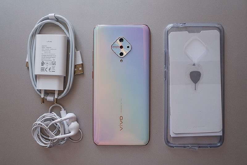 Обзор Vivo V17 – доступный красавец с необычной камерой