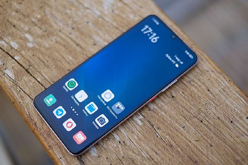 Обзор Vivo V17 – доступный красавец с необычной камерой