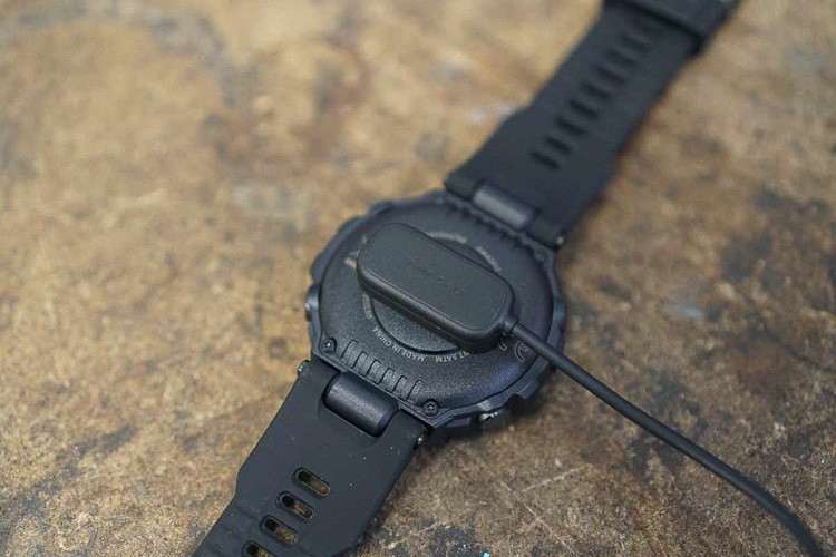 Обзор Amazfit T-Rex – неубиваемые умные часы для активного отдыха