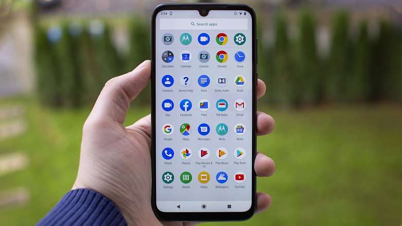Нашли лучший бюджетник по скидке. Убийца Xiaomi и Honor на чистом Android