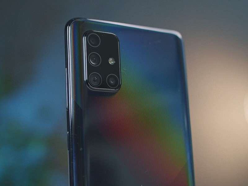 Обзор Samsung Galaxy A71. Есть все - зачем переплачивать за флагманы?
