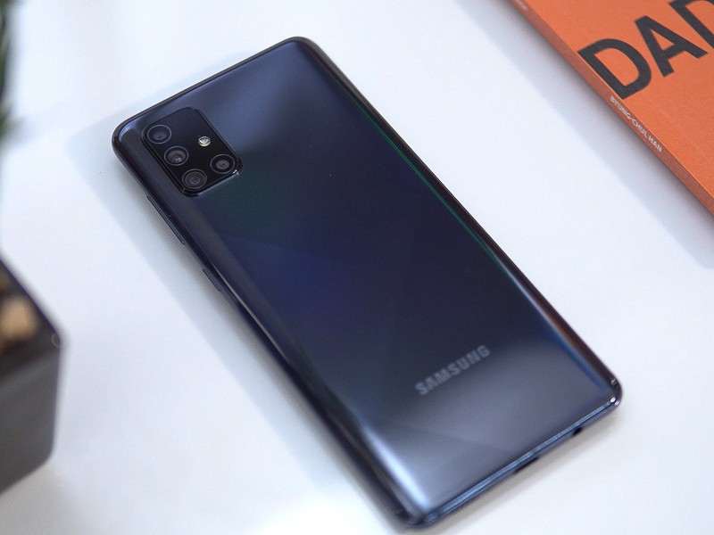 Обзор Samsung Galaxy A71. Есть все - зачем переплачивать за флагманы?