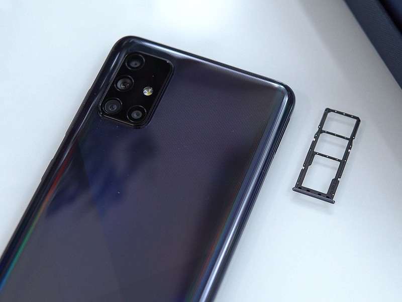 Обзор Samsung Galaxy A71. Есть все - зачем переплачивать за флагманы?