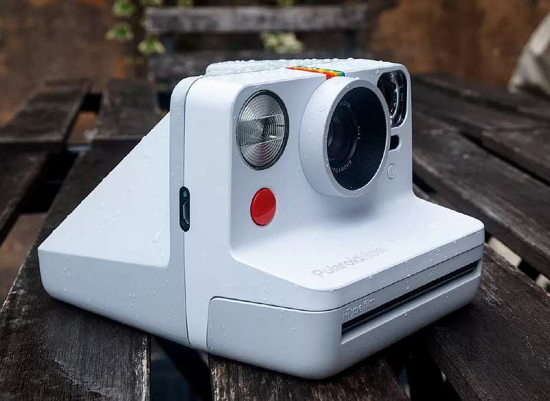 Polaroid выпустил новую модель легендарной камеры за 99$