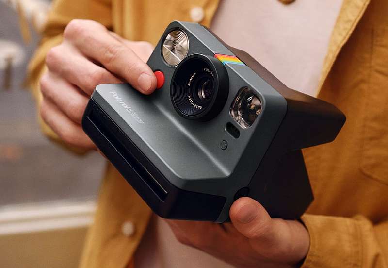 Polaroid выпустил новую модель легендарной камеры за 99$