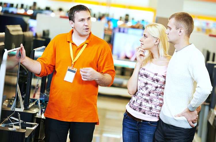 Почему не стоит покупать телефоны в крупных салонах сотовой связи