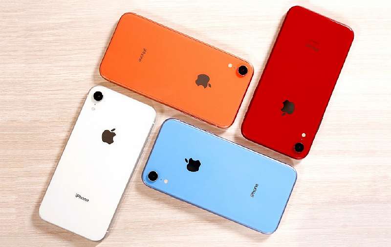 iPhone XR отдают с большой скидкой в Мегафоне. Лучший за эти деньги?