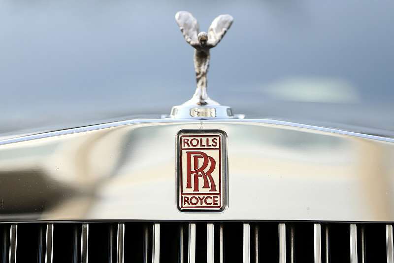 Простолюдинам вход воспрещен. Rolls-Royce запустил социальную сеть для элиты