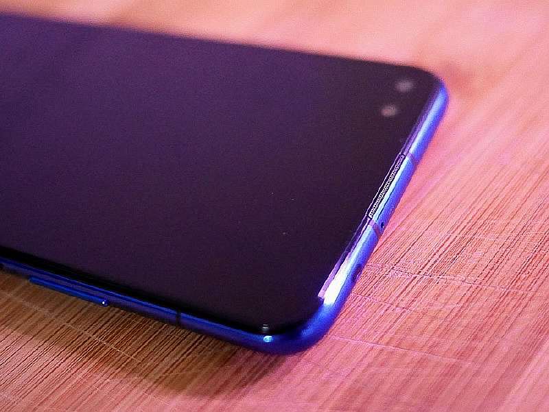 Обзор Honor View 30 Pro – антикризисный флагман