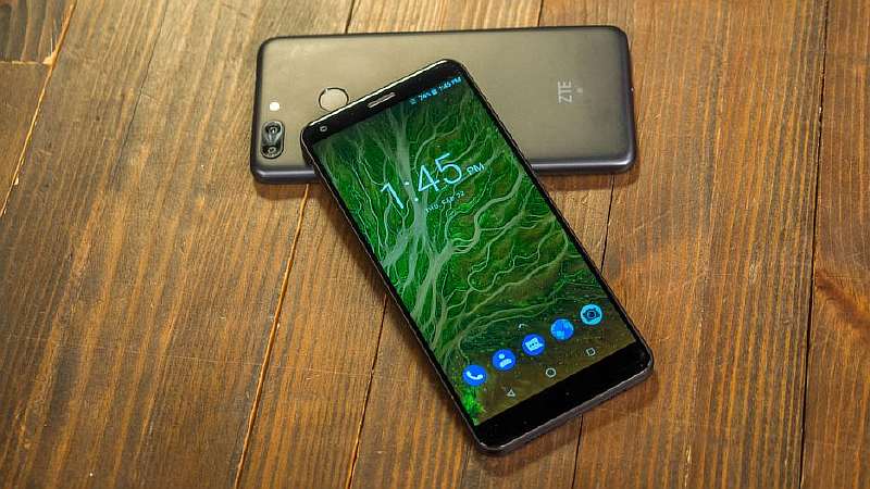 Это лучший смартфон до 5 тысяч. Не Honor и не Xiaomi