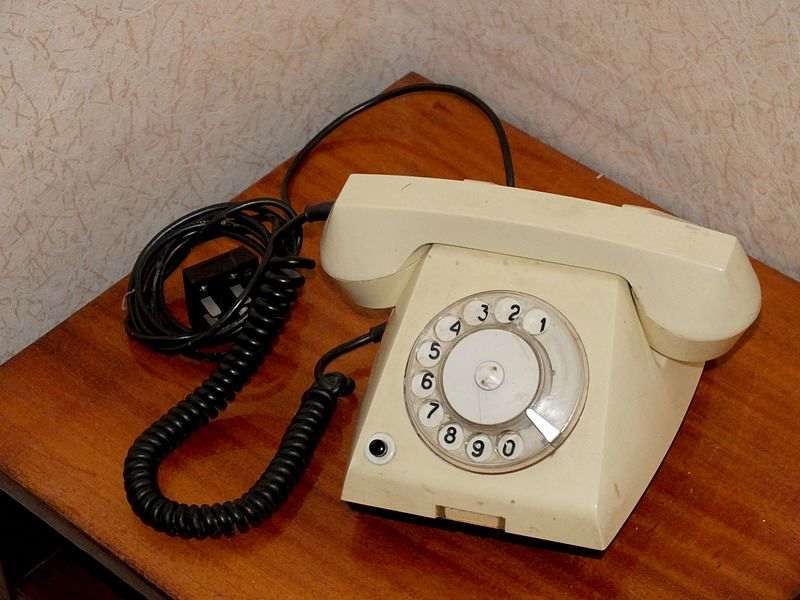 5 услуг из советского прошлого, которые пора отключить и не тратить деньги
