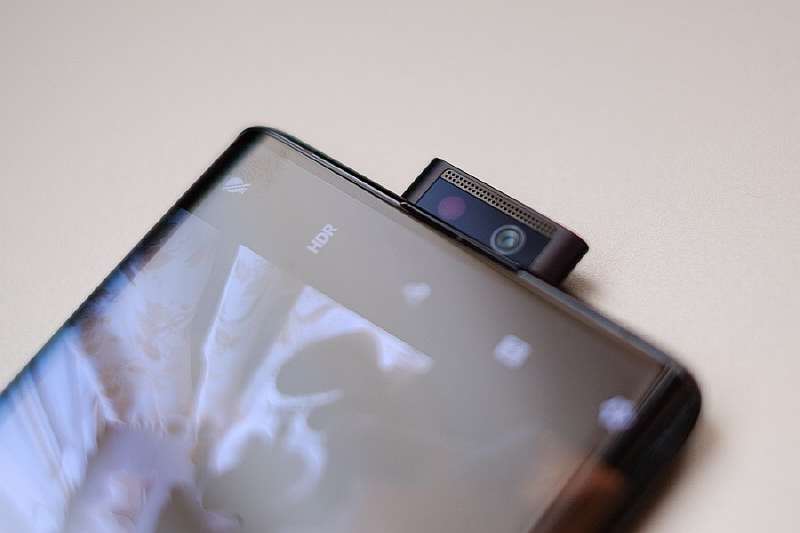 Это нечто! Обзор флагмана с уникальным дизайном Vivo NEX 3
