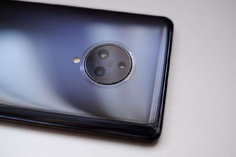 Это нечто! Обзор флагмана с уникальным дизайном Vivo NEX 3