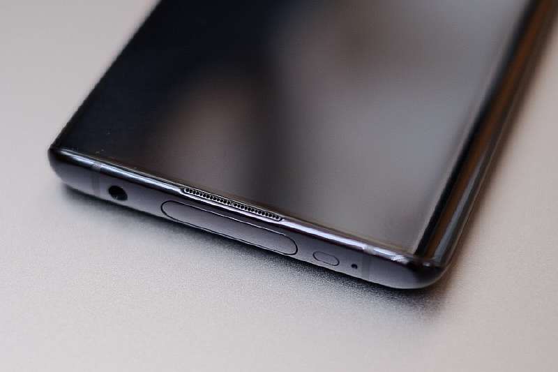 Это нечто! Обзор флагмана с уникальным дизайном Vivo NEX 3