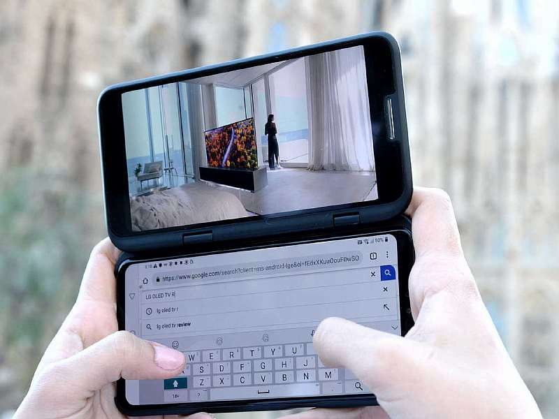 Дед подглядывает за школьницей в скандальной рекламе LG. Как такое выпустили?