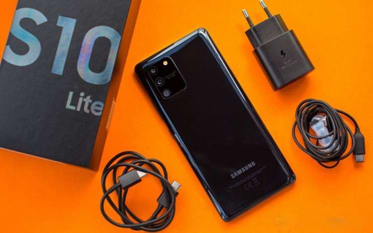 МТС распродает флагманы Samsung с большими скидками и подарками. Стоит брать?
