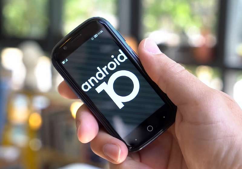 В Китае сделали самый прокачанный компактный смартфон за 9 тысяч рублей