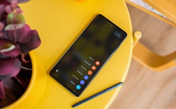 МТС распродает флагманы Samsung с большими скидками и подарками. Стоит брать?