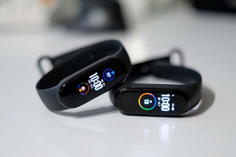 Xiaomi Mi Band 4 еще актуален или нужно брать новое поколение браслета?