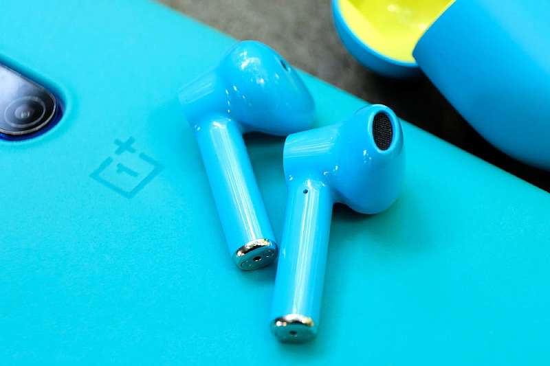 OnePlus Buds – лучший клон AirPods? Это TWS-вкладыши с шикарной автономностью