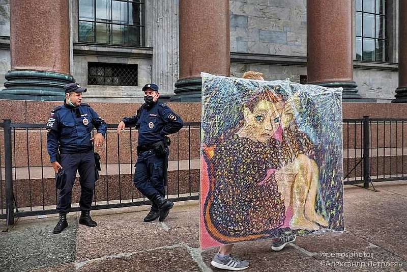 Как выглядит Россия на самом деле: 100 честных снимков уличного фотографа