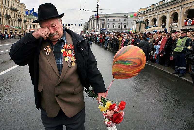 Как выглядит Россия на самом деле: 100 честных снимков уличного фотографа
