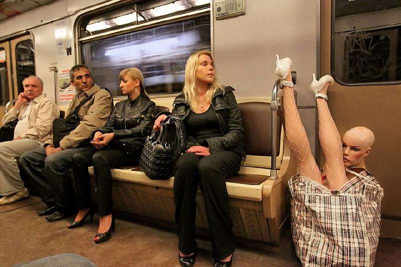 Как выглядит Россия на самом деле: 100 честных снимков уличного фотографа