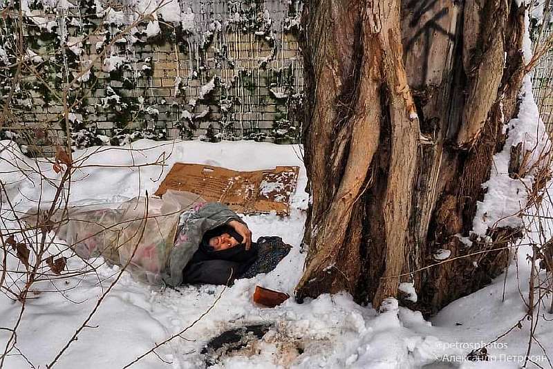 Как выглядит Россия на самом деле: 100 честных снимков уличного фотографа