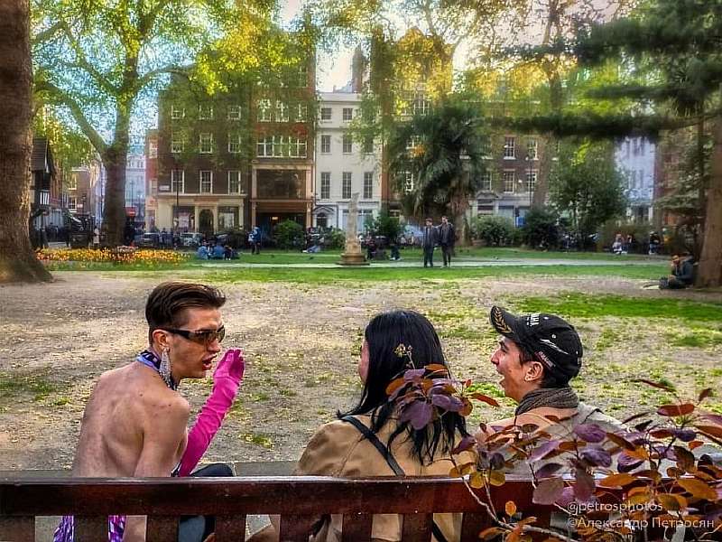 Как выглядит Россия на самом деле: 100 честных снимков уличного фотографа