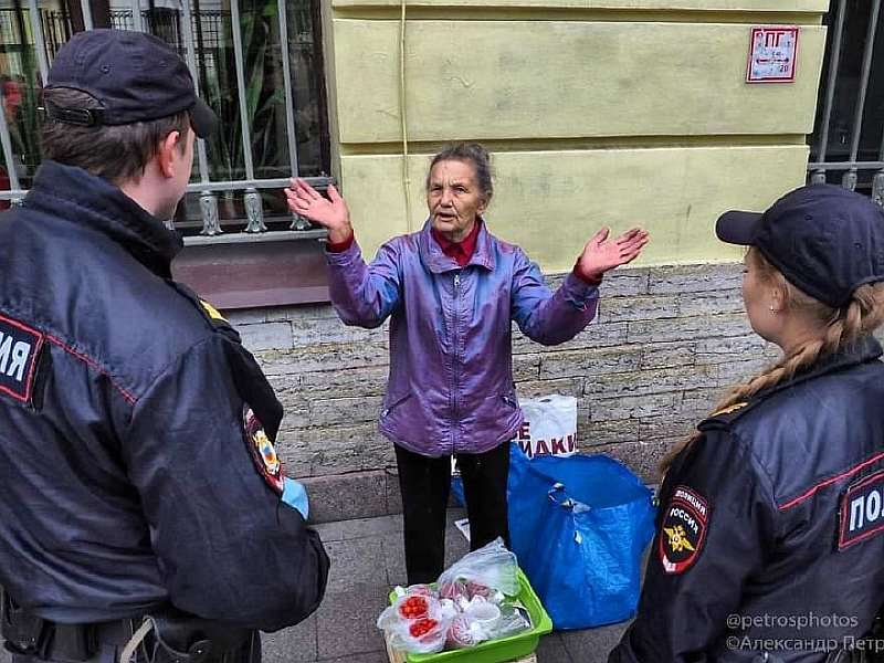 Как выглядит Россия на самом деле: 100 честных снимков уличного фотографа