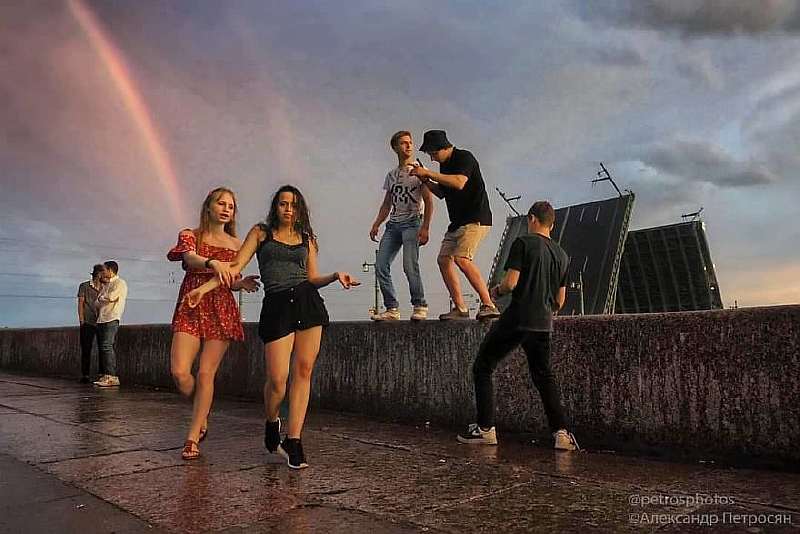 Как выглядит Россия на самом деле: 100 честных снимков уличного фотографа