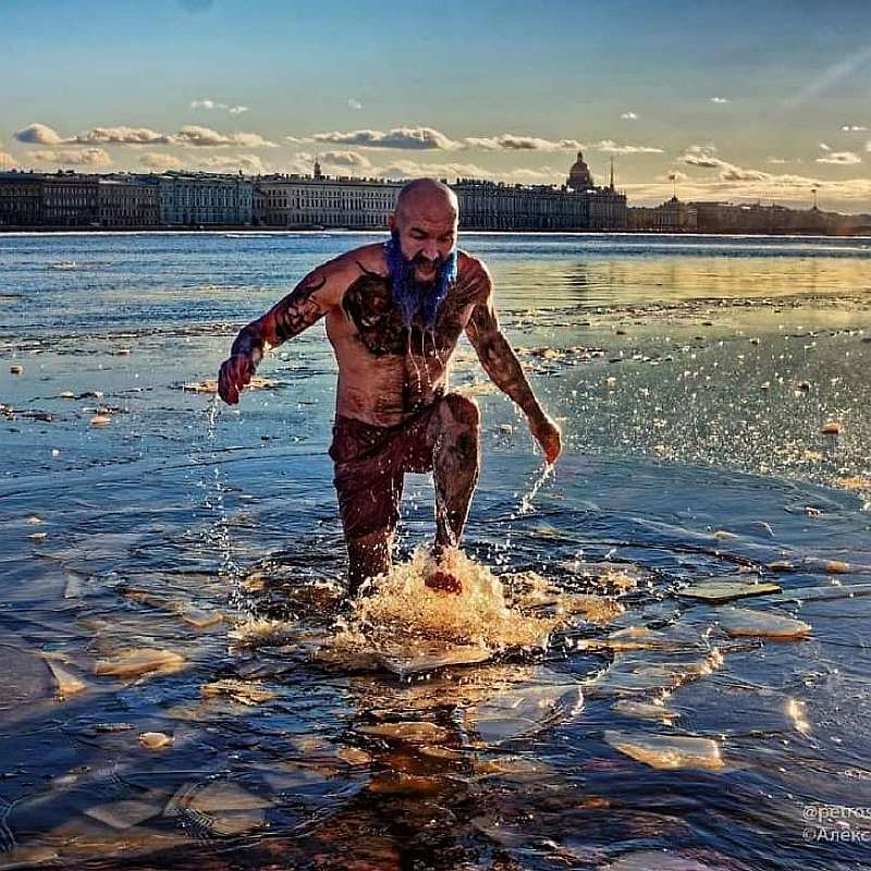 Как выглядит Россия на самом деле: 100 честных снимков уличного фотографа