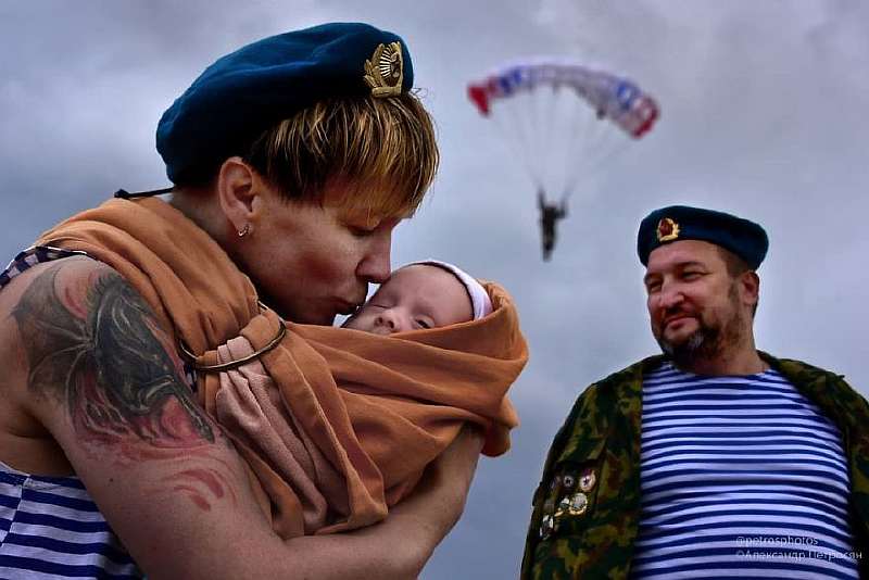 Как выглядит Россия на самом деле: 100 честных снимков уличного фотографа