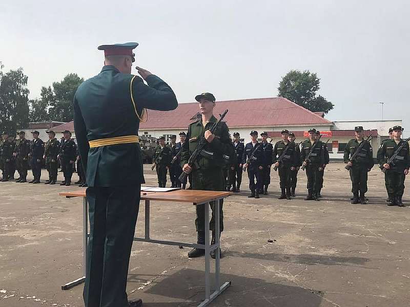 Уличный фотограф показал настоящую Россию. 75 честных снимков жизни за МКАДом