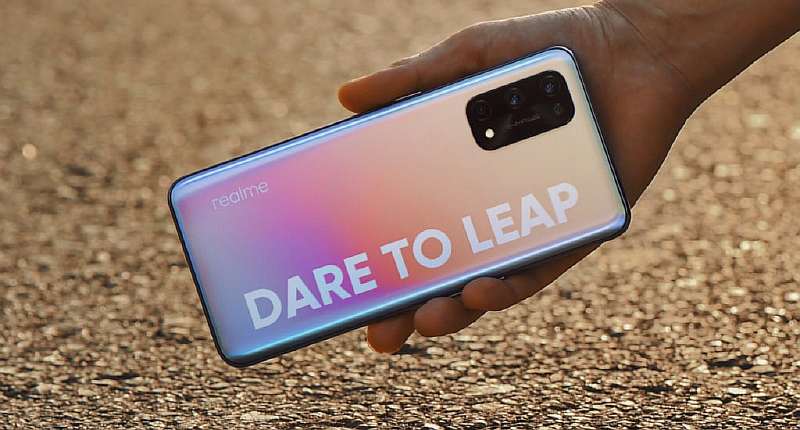 Копеечный флагман: 120 Гц AMOLED, 4500 мАч, 65 Вт, 64 МП и стереодинамики от Realme