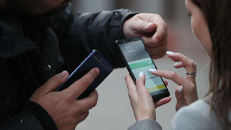 Почему нельзя давать позвонить незнакомцам на улице. Суть нового развода