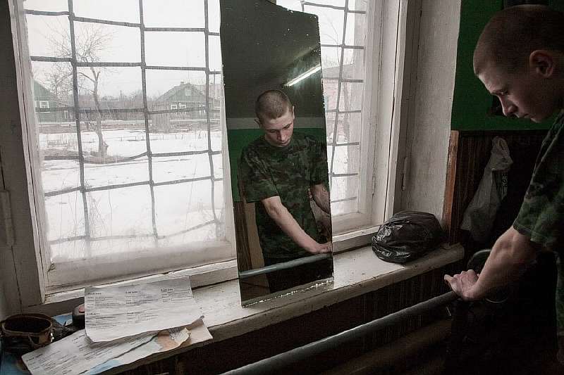 Уличный фотограф показал настоящую Россию. 75 честных снимков жизни за МКАДом