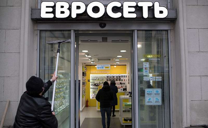 8 популярных магазинов электроники, которые разорились и закрылись. Как они умерли?
