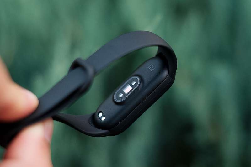 Обзор Xiaomi Mi Band 5. Главный фитнес-браслет 2020 года