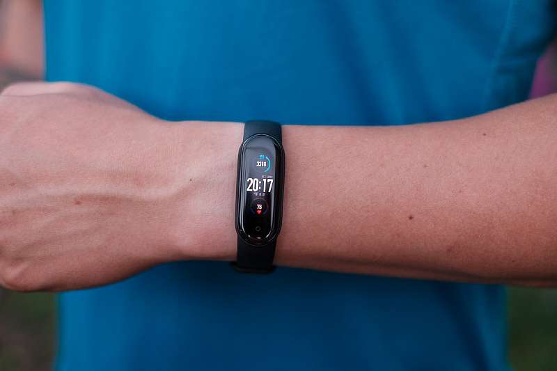 Обзор Xiaomi Mi Band 5. Главный фитнес-браслет 2020 года