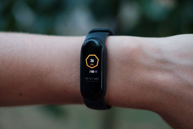 Обзор Xiaomi Mi Band 5. Главный фитнес-браслет 2020 года