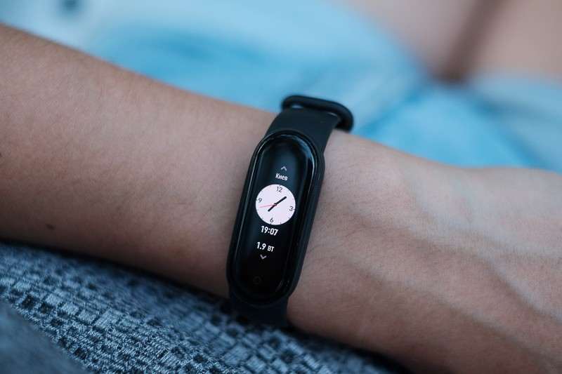 Обзор Xiaomi Mi Band 5. Главный фитнес-браслет 2020 года