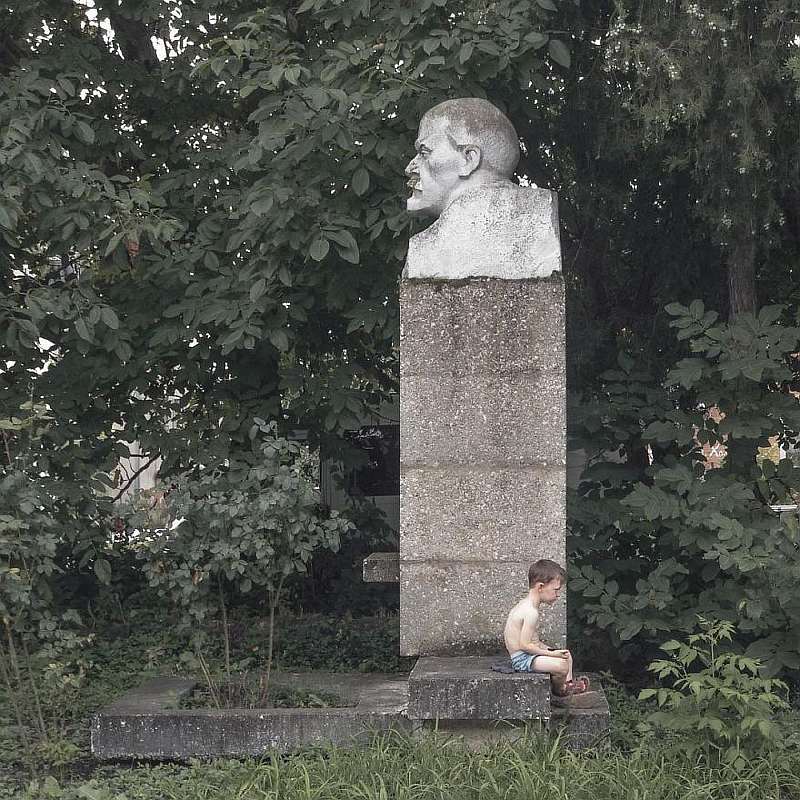 Уличный фотограф показал настоящую Россию. 75 честных снимков жизни за МКАДом